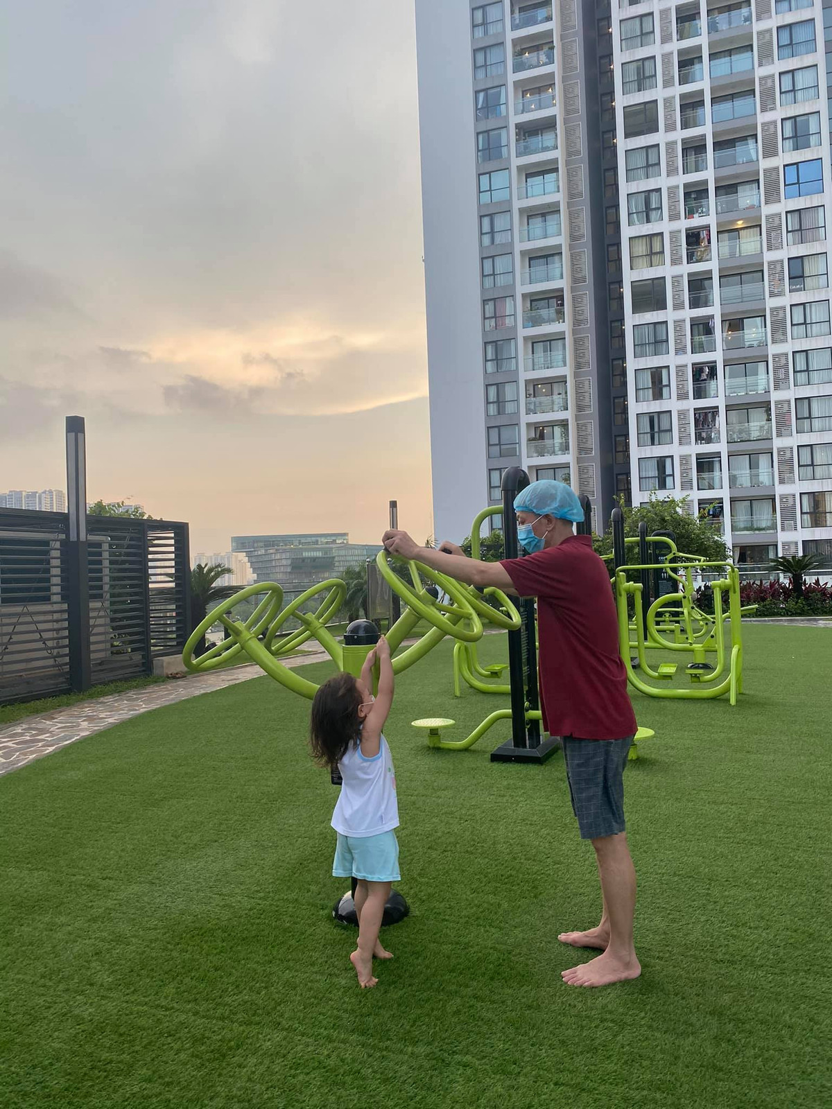 Me man truoc ngoi nha cua nguoi phu nu yeu bep nuc-Hinh-26