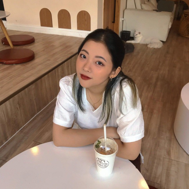 Hot girl Vo co truyen va 'bi kip' day tu vung tieng Anh