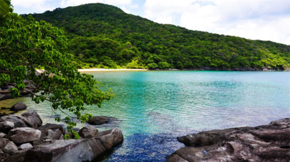 Ngắm "hồ bơi giữa biển" Việt Nam y hệt cảnh Bắc Âu ảnh 1