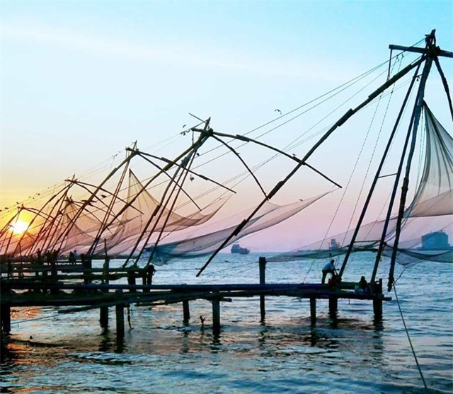 Ấn Độ - bờ biển của Ấn Độ dài hơn 7.516 km. Đất nước này có nhiều bãi biển đẹp, như bãi biển Pháo đài Bekal và bãi biển Mumbai. 