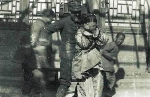 Cuoc song cuoi thoi nha Thanh: Dan dut tien de duoc chet nhanh hon-Hinh-2