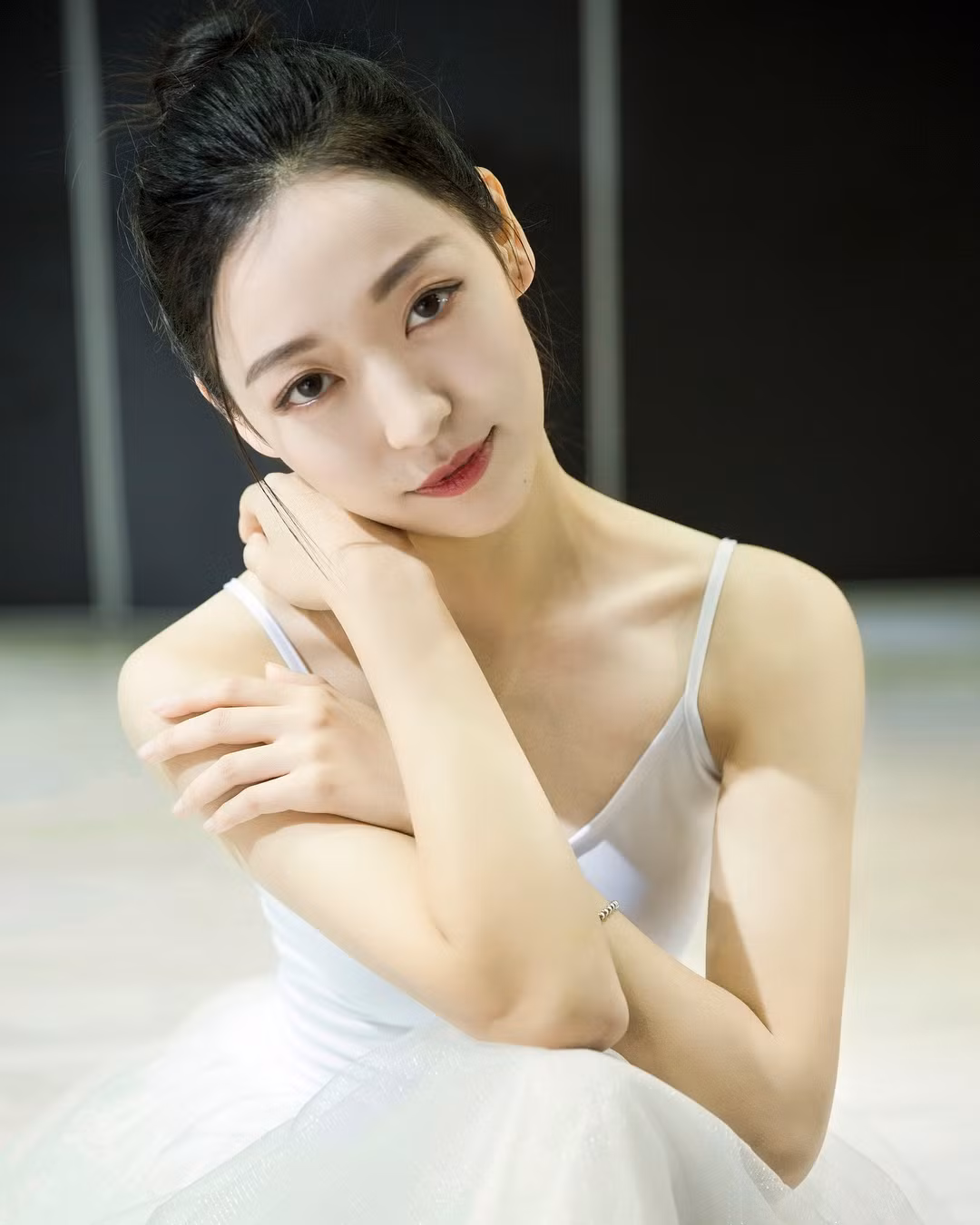 Ve dep cua thi sinh noi bat nhat Hoa hau Hong Kong 2021-Hinh-2