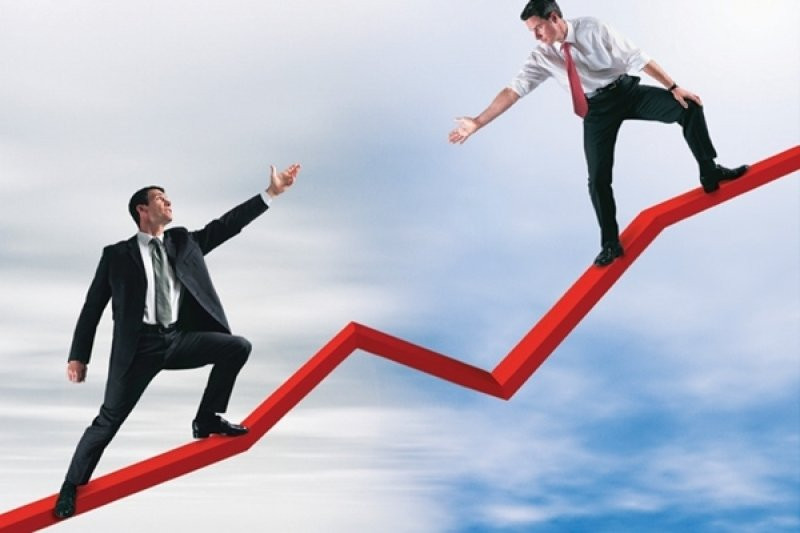 Co 4 viec ban phai can nhac truoc khi giup do nguoi khac keo hai minh-Hinh-2