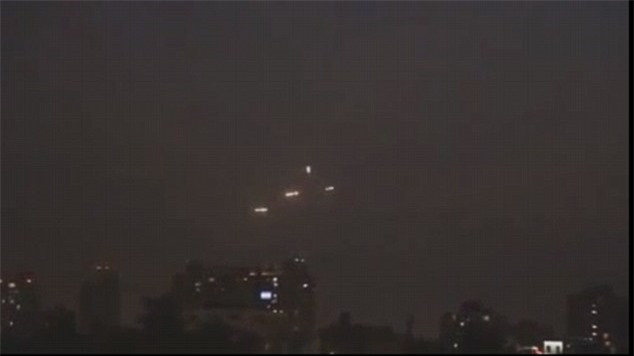 Hạm đội UFO bí ẩn "đổ bộ" xuống thăm Chile ảnh 1