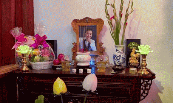 Di anh co NS Chi Tai duoc dat trang trong trong nha tho To-Hinh-2