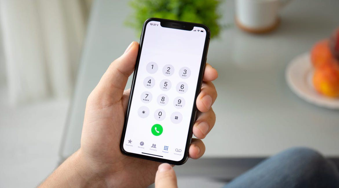  Số điện thoại. Người dùng chỉ nên thay đổi mục Số của tôi (trong Cài đặt &gt; Điện thoại) nếu thông tin hiển thị chưa chính xác với SIM gắn trong máy. Nếu chỉnh sai số điện thoại, iMessage và một số dịch vụ có thể gặp sự cố kích hoạt, không thể hoạt động như bình thường. Ảnh: How-To Geek.