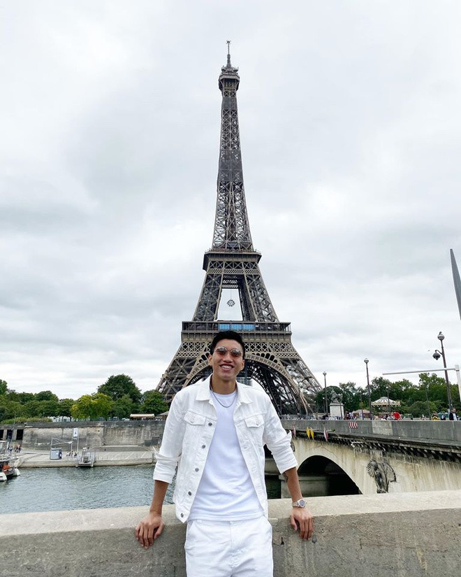 Doan Van Hau lo loat hinh xam kin o 2 canh tay