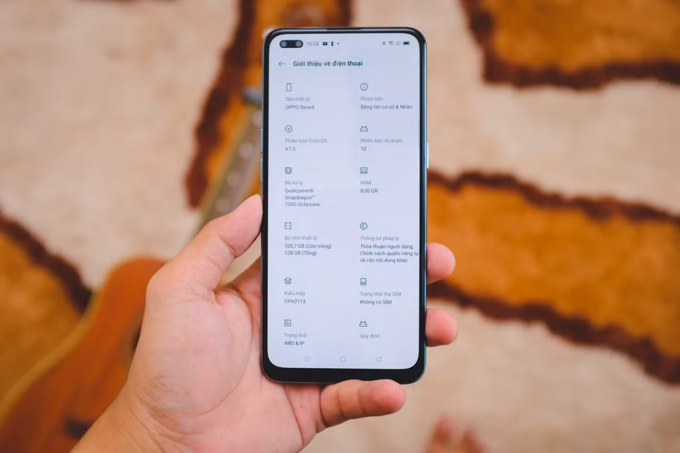 br/> Oppo Reno4 chính hãng đang được bán với giá 6 triệu đồng, giảm 600.000 đồng so với tháng trước. Máy sở hữu màn hình 6,4 inch, độ phân giải Full HD+, tấm nền AMOLED. Cấu hình của model này gồm chip Qualcomm Snapdragon 720G cùng với RAM 8 GB, bộ nhớ trong 128 GB. Reno4 có pin 4.015 mAh, sạc nhanh VOOC 4.0, công suất 30 W.