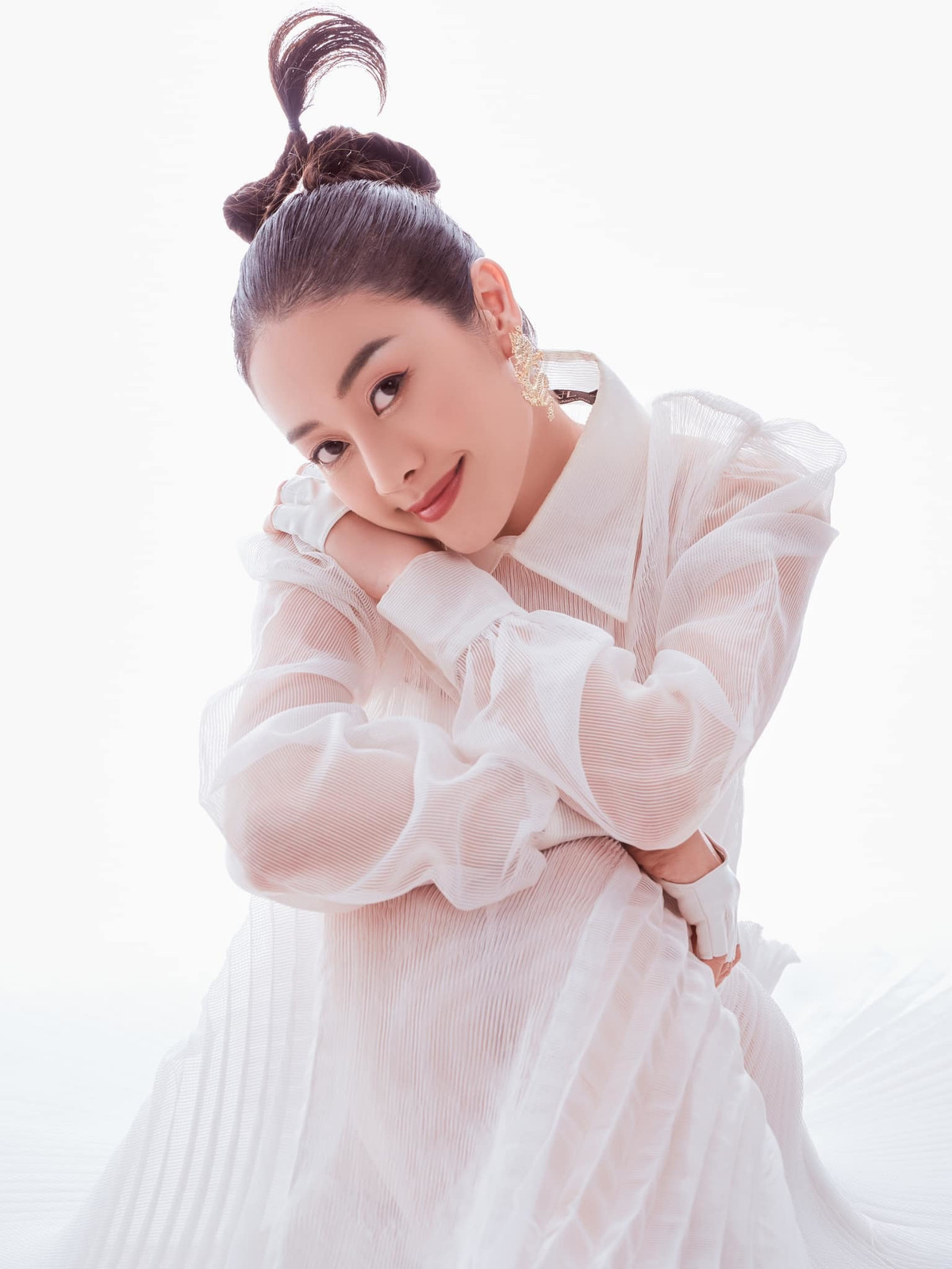 Ở tuổi 32, MC Phí Linh hiện có sự nghiệp ổn định và cuộc sống viên mãn bên chồng cùng nghề và con gái.