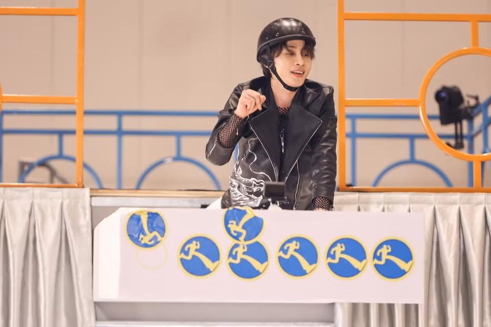 br/> Jack được nhiều thời gian lên hình. Đội ngũ chỉnh sửa hậu kỳ cũng ưu tiên dành cho nam ca sĩ nhiều hình quay có tính xây dựng hình tượng, chẳng hạn thành công dán logo của chương trình lên cầu bật bằng xốp ngay lần đầu thử sức. Tuy nhiên, sự xuất hiện của Jack vấp phải sự phản đối của khán giả.