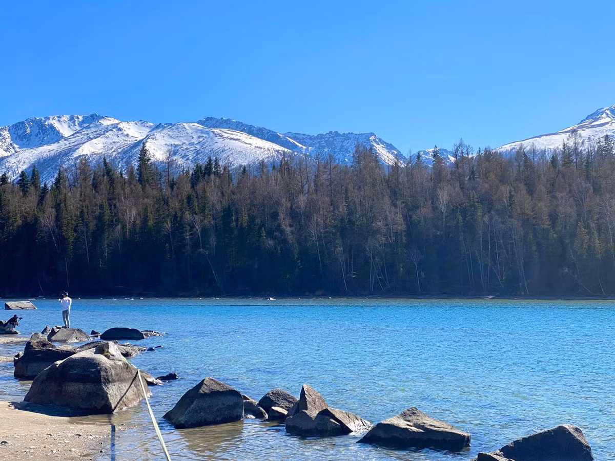 Co gai Viet lai xe kham pha Tan Cuong giua dich-Hinh-4