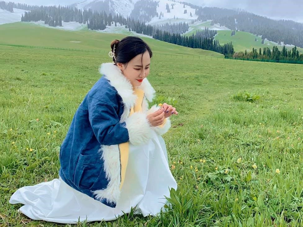 Co gai Viet lai xe kham pha Tan Cuong giua dich-Hinh-6