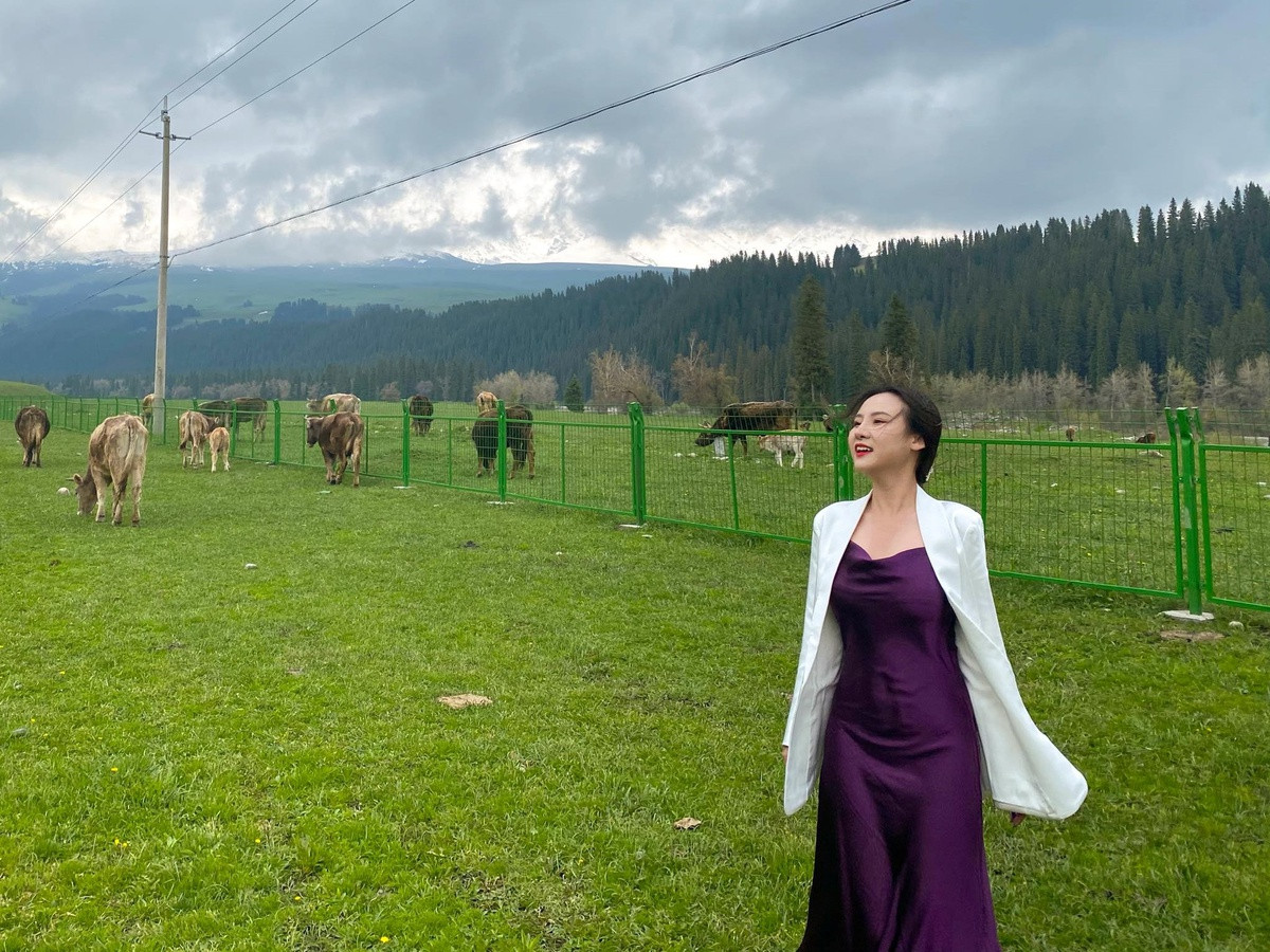 Co gai Viet lai xe kham pha Tan Cuong giua dich-Hinh-9