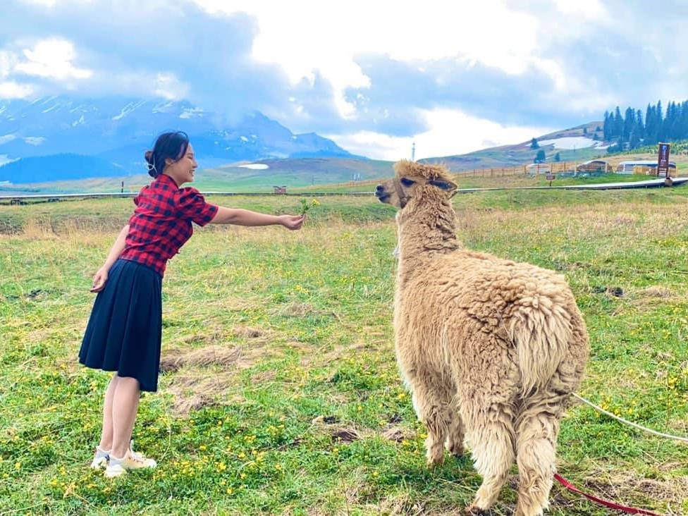 Co gai Viet lai xe kham pha Tan Cuong giua dich-Hinh-8