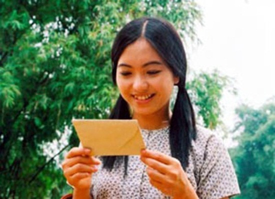 ên cạnh lối dẫn dắt duyên dáng, gương mặt xinh đẹp đậm chất Á Đông của 8X cũng là điểm cộng thu hút người xem. Không chỉ thành công với nghiệp cầm mic, cô từng thử sức bản thân ở lĩnh vực diễn xuất khi tham gia một số bộ phim như "Hoa của trời", "Mùa hè sôi động", "Đường thư",…