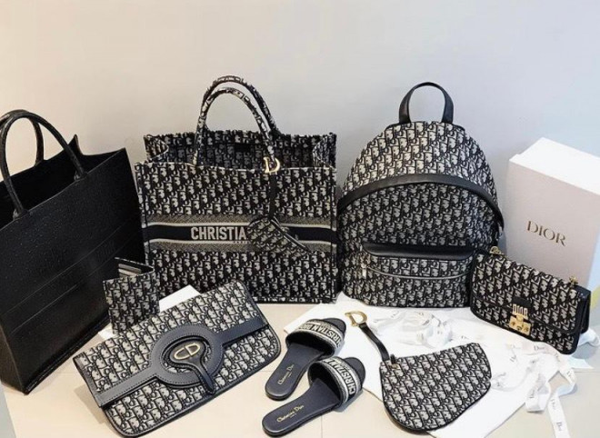 Nhan sắc của cô gái toàn đi xe siêu sang nổi tiếng trên mạng xã hội - Hình 6 Nhan sac cua co gai toan di xe sieu sang noi tieng tren mang xa hoi-Hinh-6