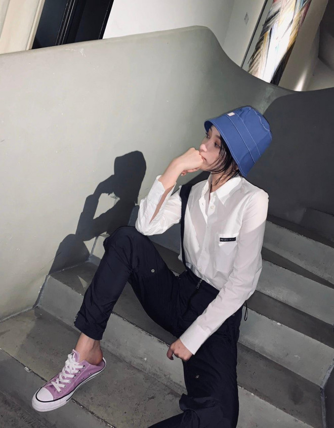 Nhan sắc của cô gái toàn đi xe siêu sang nổi tiếng trên mạng xã hội - Hình 14 Nhan sac cua co gai toan di xe sieu sang noi tieng tren mang xa hoi-Hinh-14