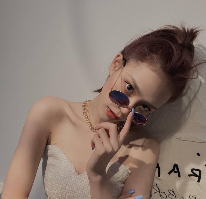 Nhan sắc của cô gái toàn đi xe siêu sang nổi tiếng trên mạng xã hội - Hình 11 Nhan sac cua co gai toan di xe sieu sang noi tieng tren mang xa hoi-Hinh-11