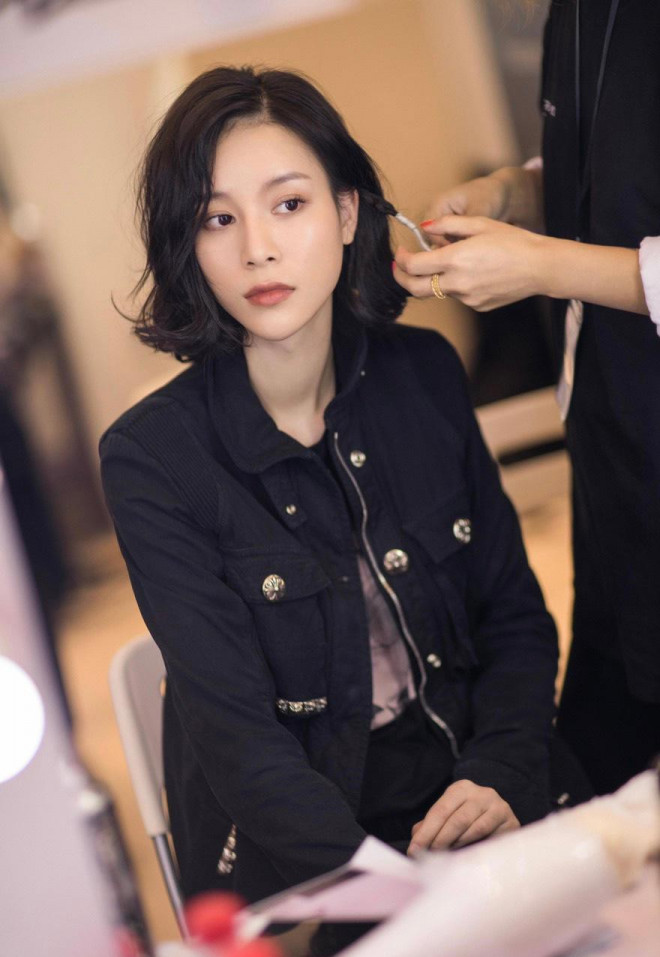 Nhan sắc của cô gái toàn đi xe siêu sang nổi tiếng trên mạng xã hội Nhan sac cua co gai toan di xe sieu sang noi tieng tren mang xa hoi