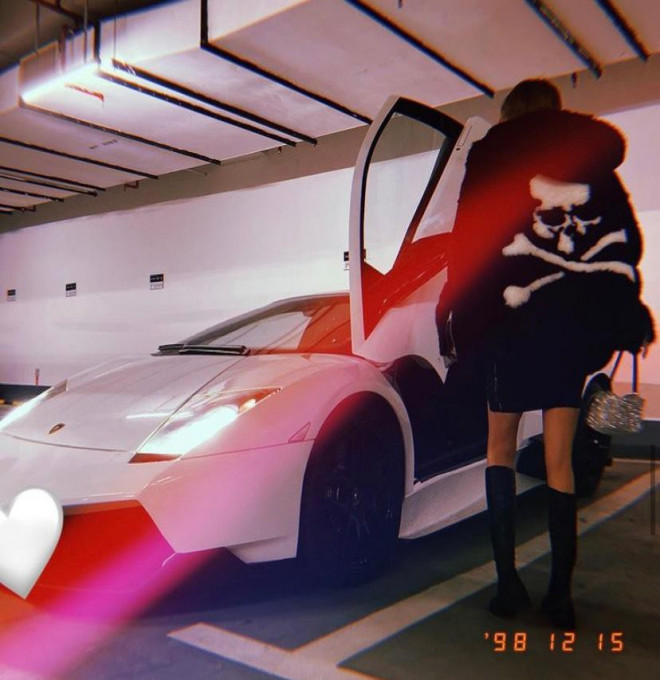 Nhan sắc của cô gái toàn đi xe siêu sang nổi tiếng trên mạng xã hội - Hình 8 Nhan sac cua co gai toan di xe sieu sang noi tieng tren mang xa hoi-Hinh-8