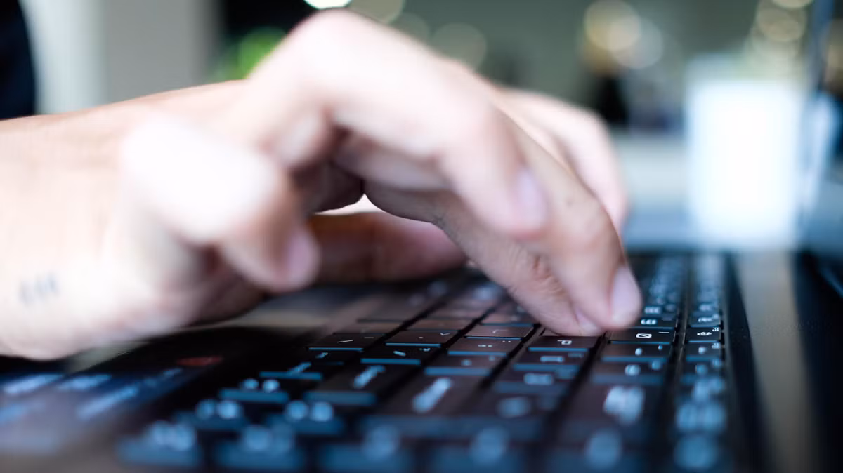 Co gi trong mau laptop gaming cao cap GE66 Raider 10UG-Hinh-5