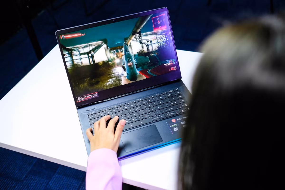 Co gi trong mau laptop gaming cao cap GE66 Raider 10UG-Hinh-7