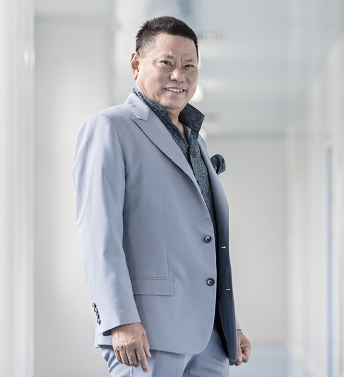 Ty phu Hoang Kieu tuyen giup viec, nhin muc luong ma 