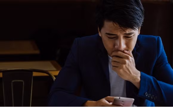 Den phong tro cua vo thi nghe tieng tre con khoc, toi tuong minh di lac