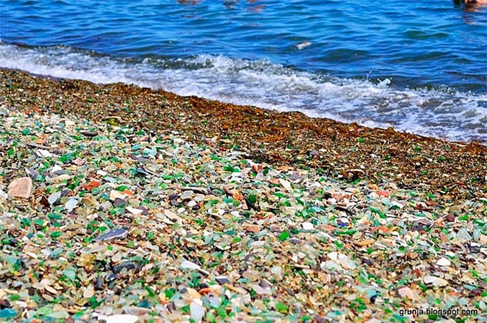 Độc đáo với bãi biển thủy tinh độc nhất vô nhị ở Nga ảnh 5