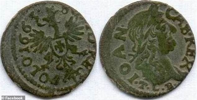 Đào đất làm đường phát hiện 115 hài cốt trẻ em ngậm đồng xu ảnh 2