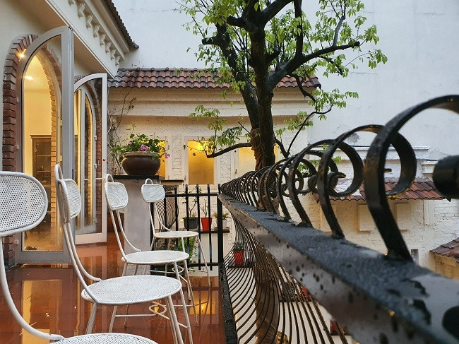 Ngoi nha bo hoang giua Ha Noi bien hinh gay chu y-Hinh-6