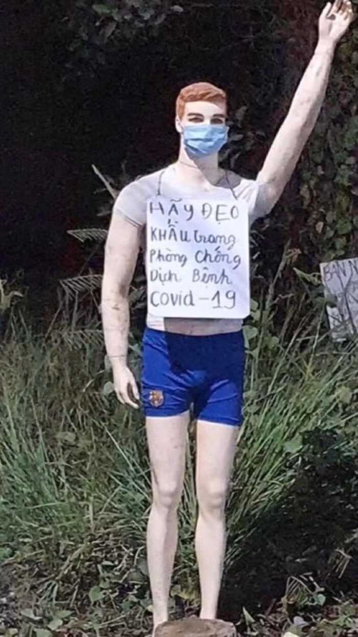 Lai xe dem, tai xe giat minh khi thay 