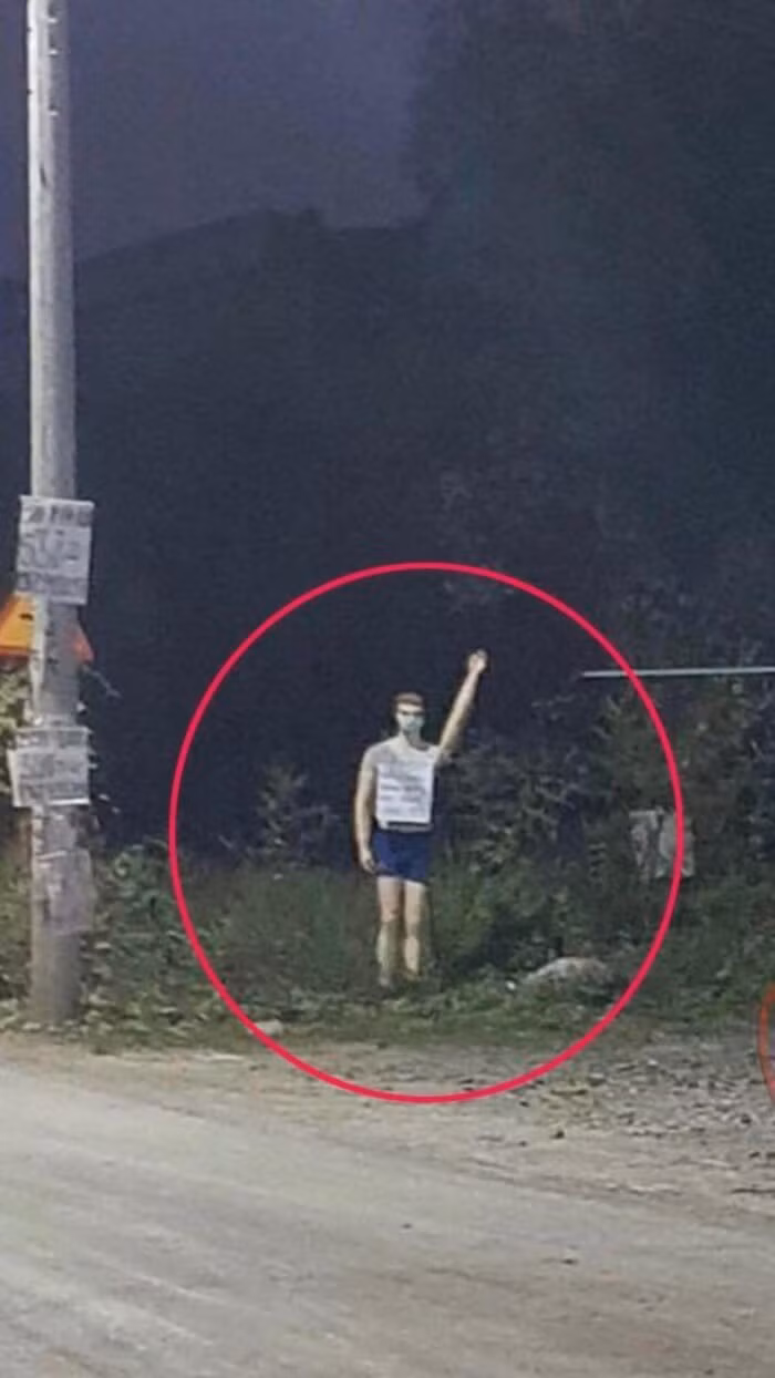 Lai xe dem, tai xe giat minh khi thay 