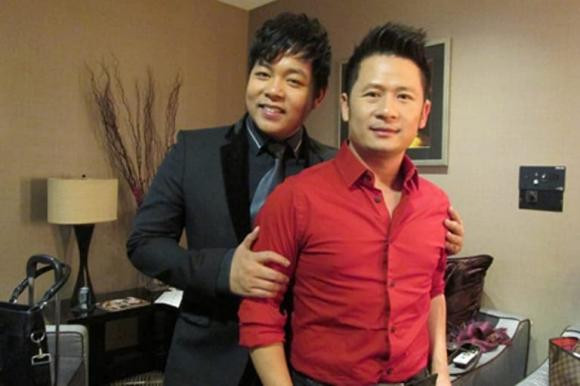 Ca sĩ Quang Lê quay lén cảnh Bằng Kiều hút thuốc lào - Hình 3 Ca si Quang Le quay len canh Bang Kieu hut thuoc lao-Hinh-3