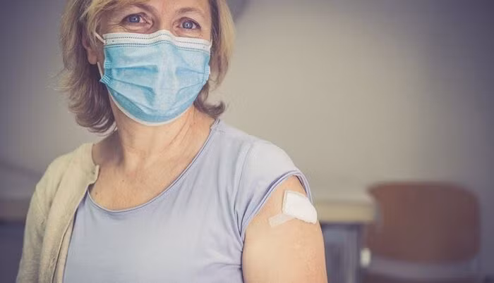 Tai sao phu nu gap tac dung phu manh hon khi tiem vaccine COVID-19?-Hinh-2