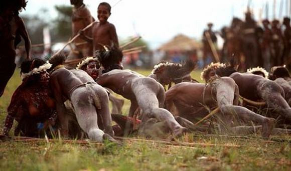 Noi dan ong nho nguoi ngu voi vo minh, ai co con gai se bi khinh