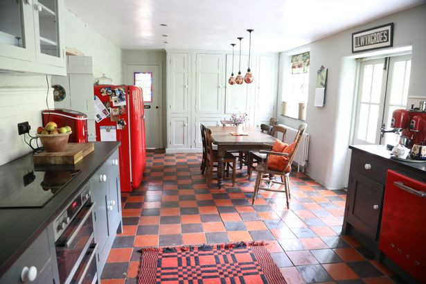 Can nha cu nat mua gan 2 trieu, 20 nam sau ai cung choang-Hinh-2