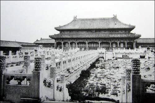 Bi mat an giau trong nhung vien gach bang vang o Tu Cam Thanh-Hinh-4