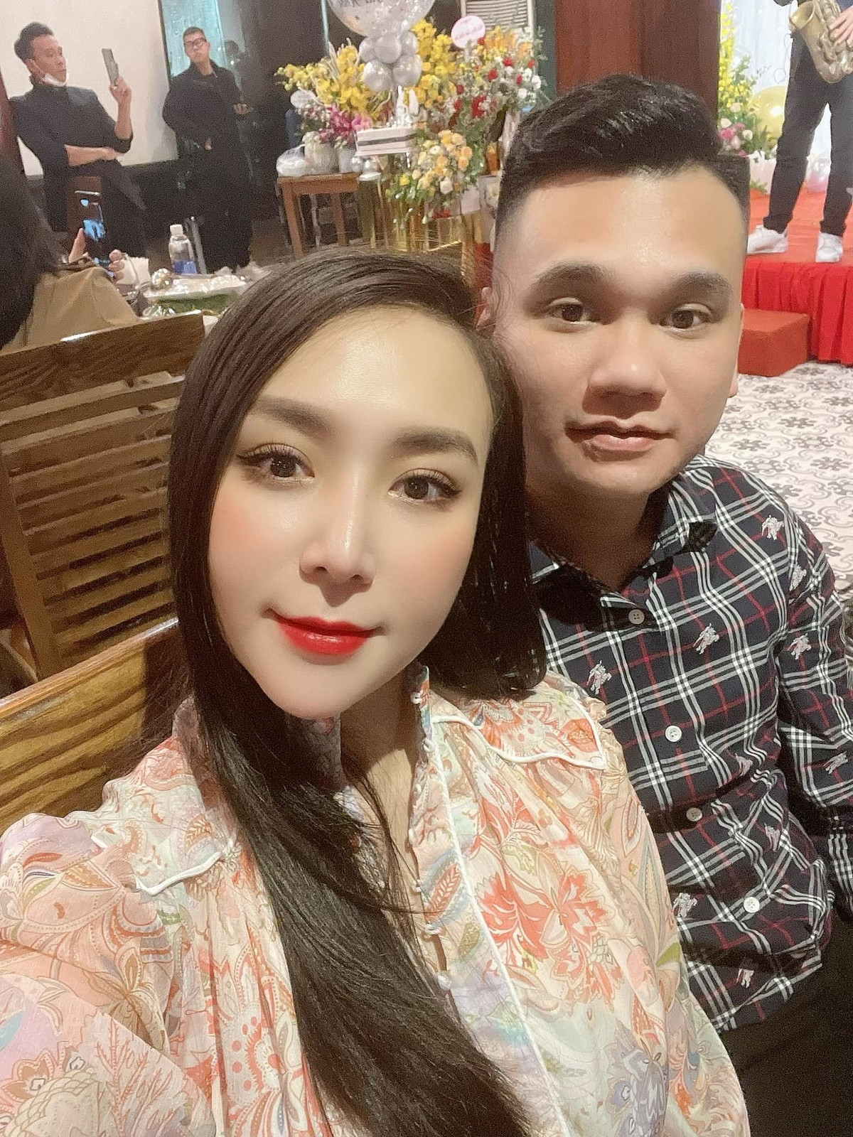 Vo DJ nong bong, sinh doi hai con cho ca si Khac Viet-Hinh-22