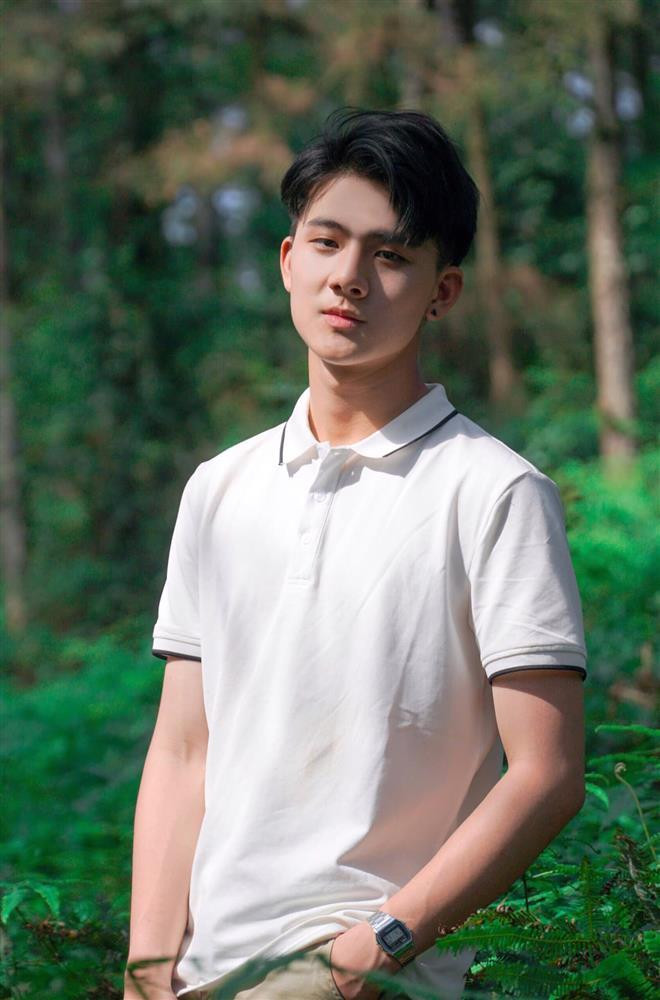 Profile khung trai dep Ha Noi dat 9,5 diem mon Ngu Van