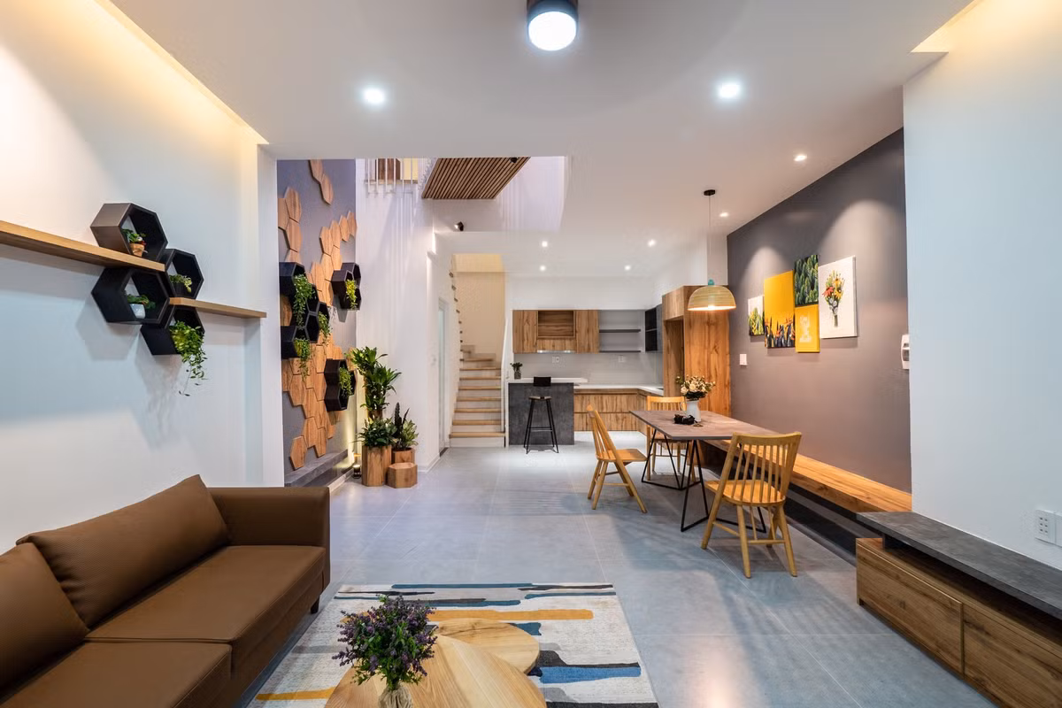 Ngoi nha o Da Nang, muon den cac phong phai qua chiec “cau vat veo”-Hinh-24