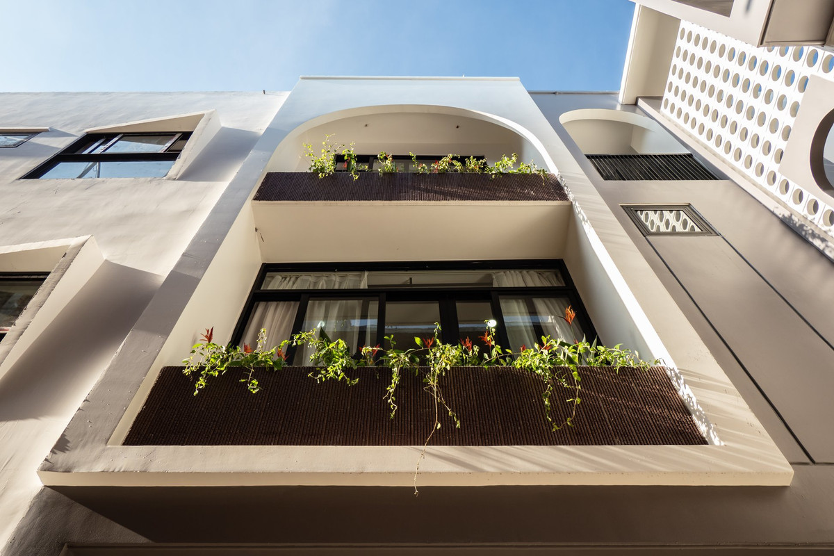 Ngoi nha o Da Nang, muon den cac phong phai qua chiec “cau vat veo”-Hinh-2