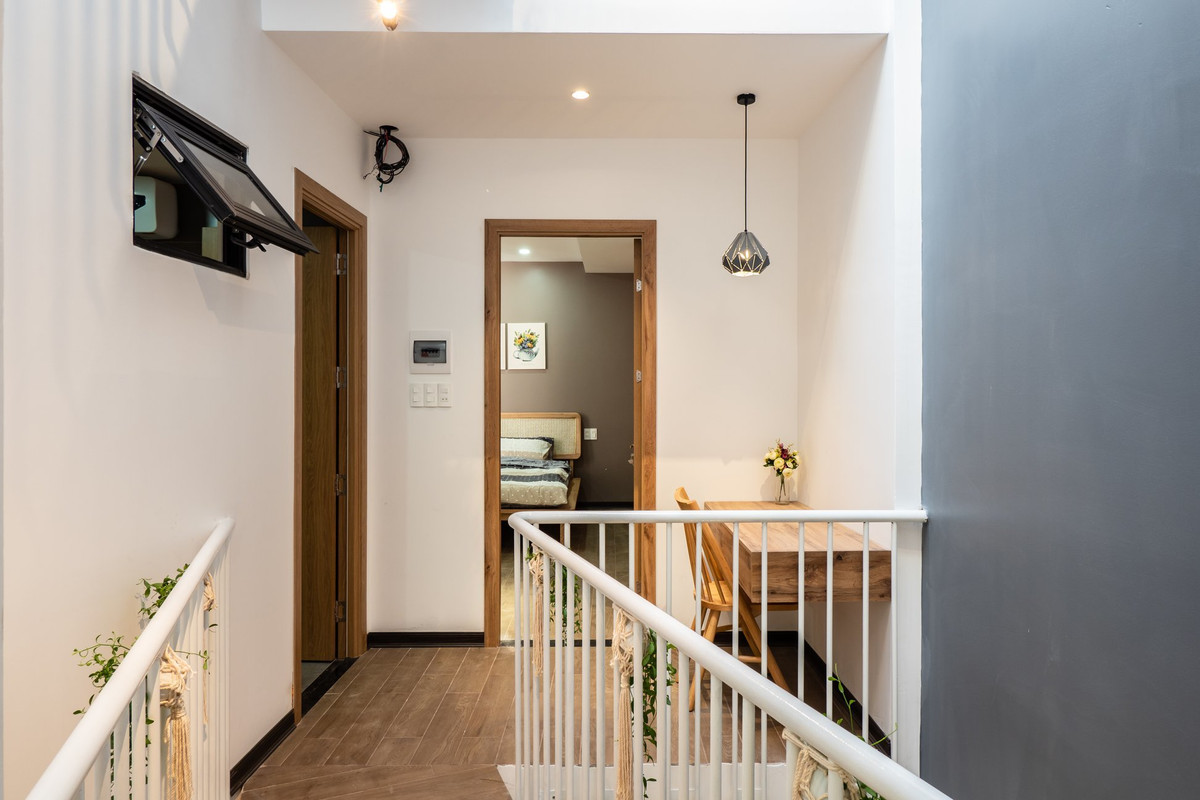 Ngoi nha o Da Nang, muon den cac phong phai qua chiec “cau vat veo”-Hinh-18