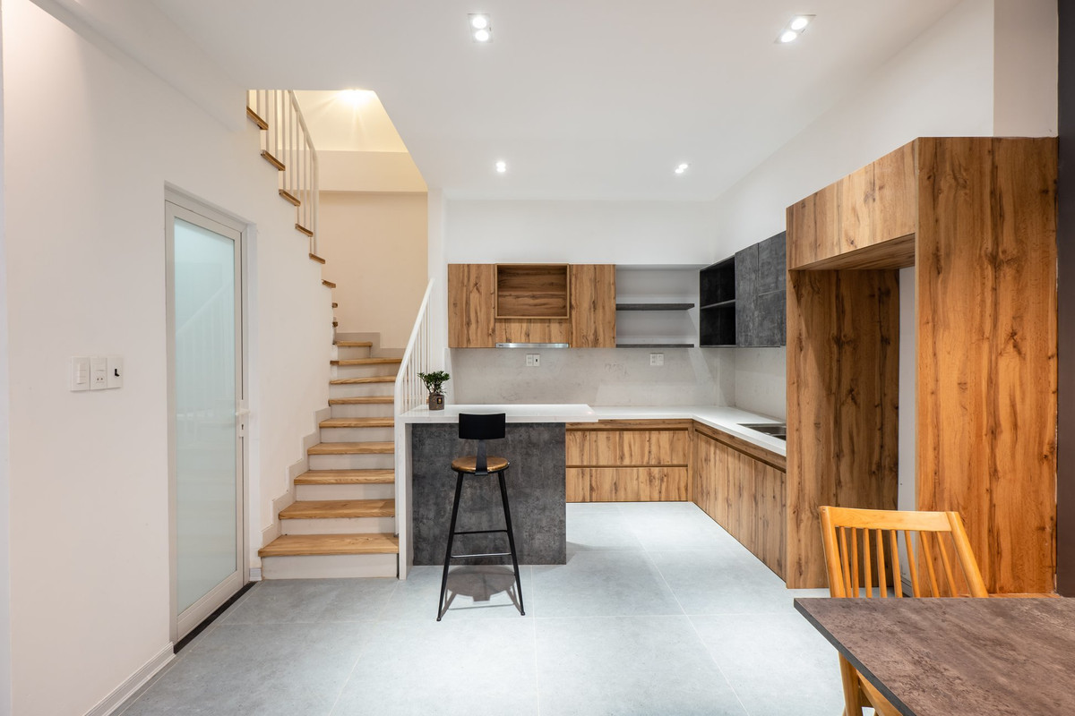 Ngoi nha o Da Nang, muon den cac phong phai qua chiec “cau vat veo”-Hinh-19