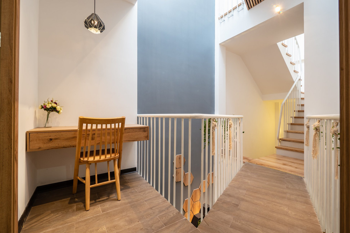 Ngoi nha o Da Nang, muon den cac phong phai qua chiec “cau vat veo”-Hinh-17