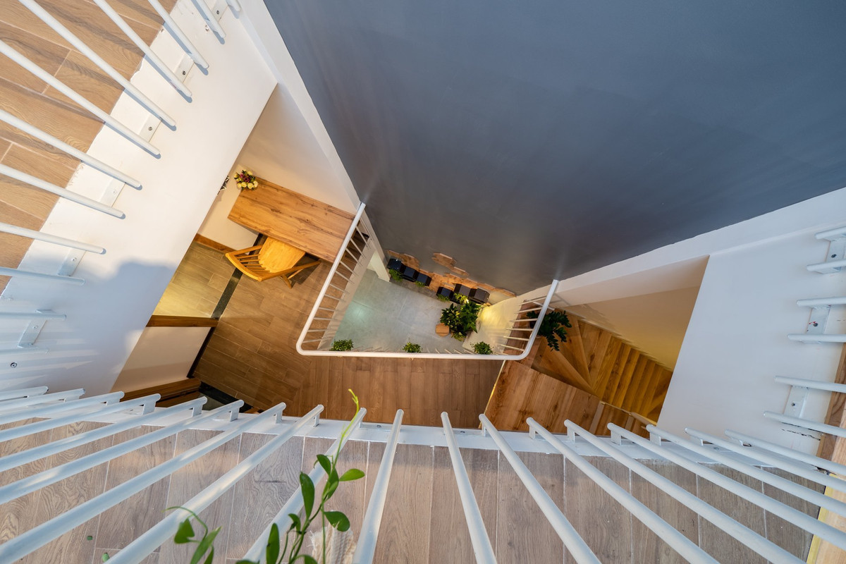 Ngoi nha o Da Nang, muon den cac phong phai qua chiec “cau vat veo”-Hinh-4