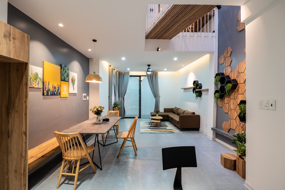 Ngoi nha o Da Nang, muon den cac phong phai qua chiec “cau vat veo”-Hinh-23