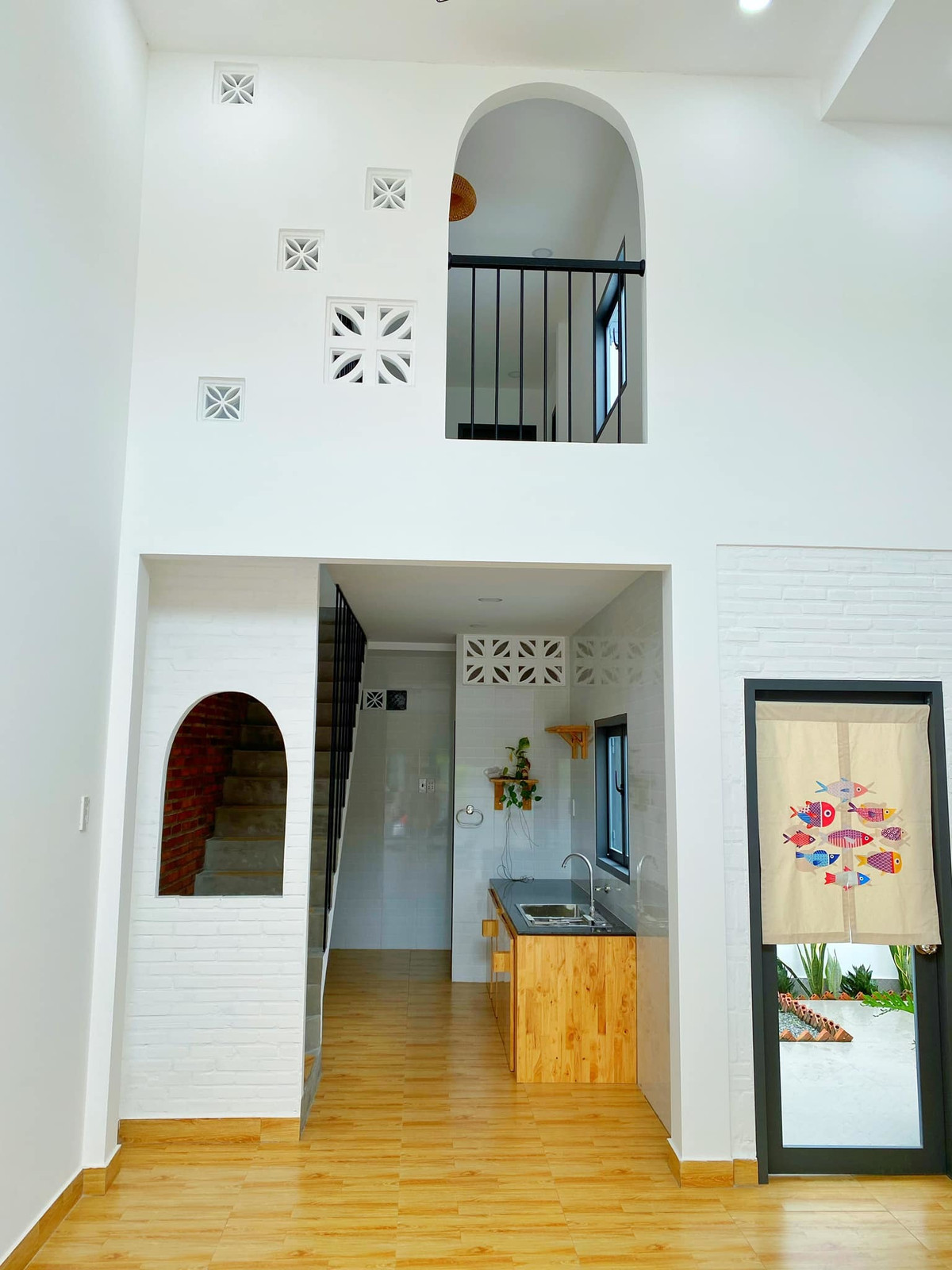 Ngoi nha o My Tho xay moc mac va trang tri tu nhieu do tai che-Hinh-5