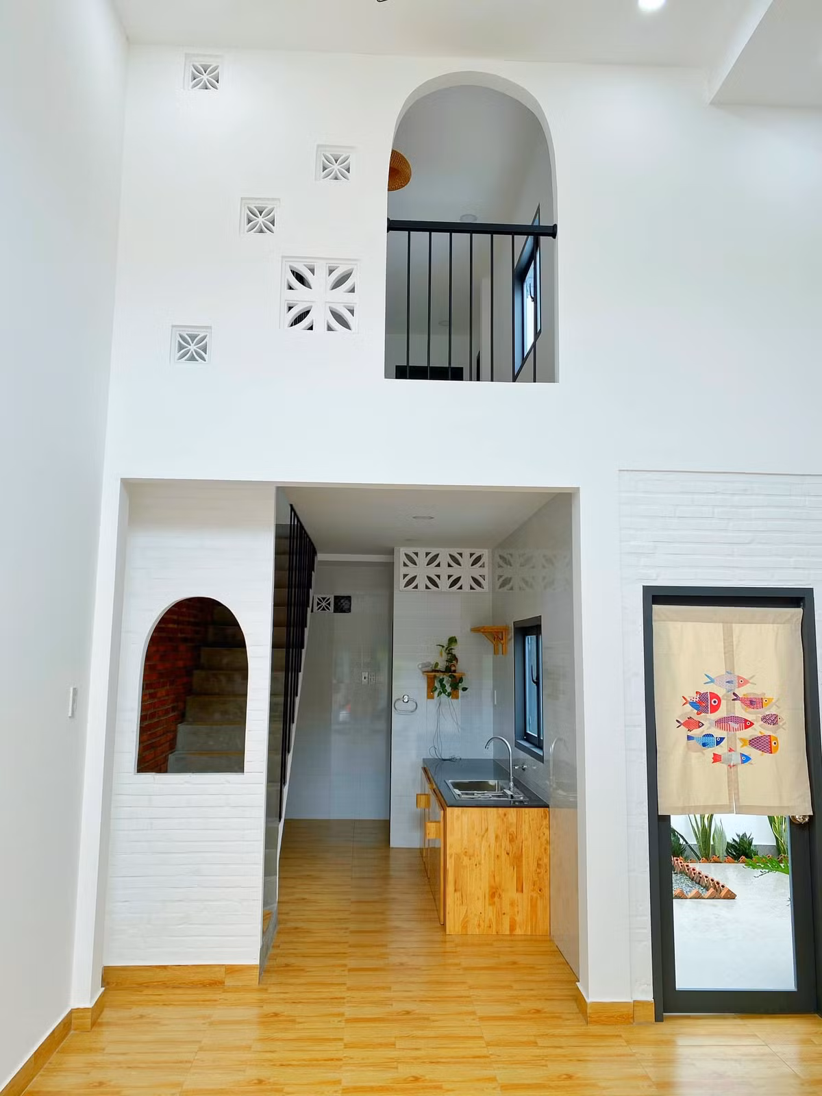 Ngoi nha o My Tho xay moc mac va trang tri tu nhieu do tai che-Hinh-5