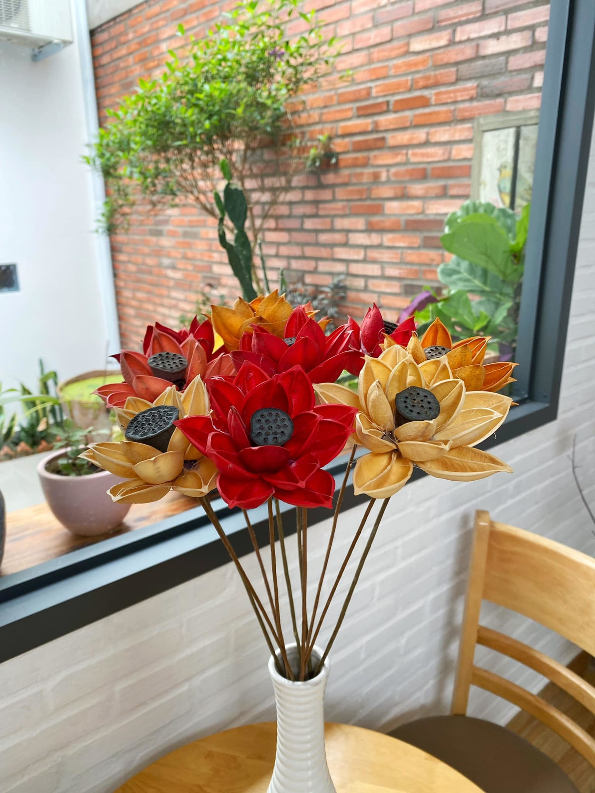 Ngoi nha o My Tho xay moc mac va trang tri tu nhieu do tai che-Hinh-9